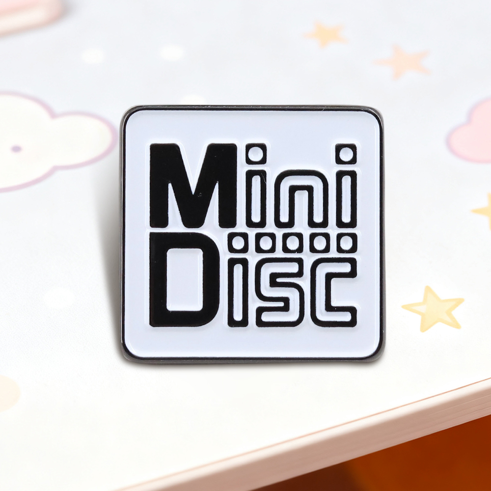 Broche en émail avec Logo Mini - Tech Accessories Backpack avis et prix
