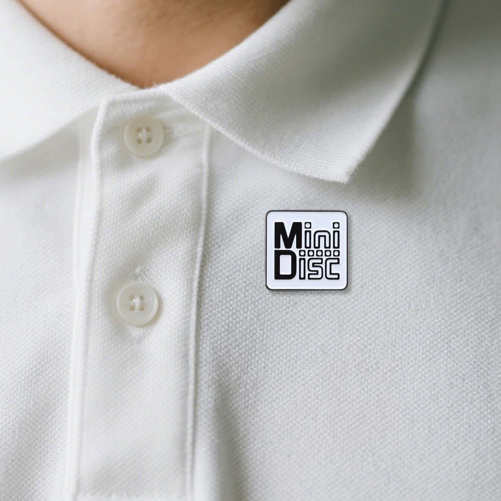 Broche en émail avec Logo Mini - Tech Accessories Backpack avis et prix